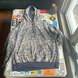 Tri mountain Oilfield Camo hoodie. Only worn a few times, good condition.
